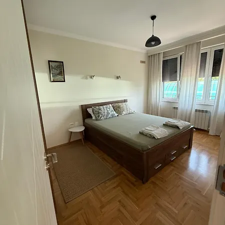 Valentina Bg 索菲亞